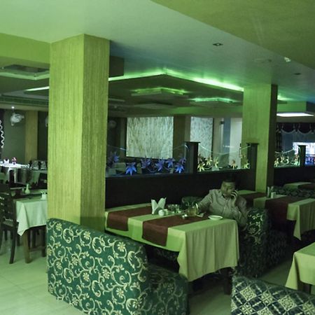 Hotel Sunshine Baharampur エクステリア 写真