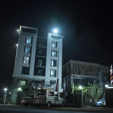 Hotel Sunshine Baharampur エクステリア 写真