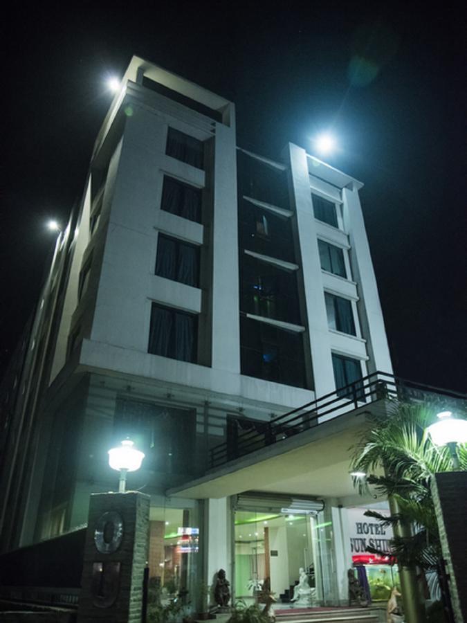 Hotel Sunshine Baharampur エクステリア 写真