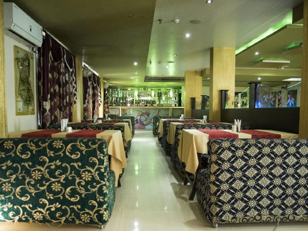 Hotel Sunshine Baharampur エクステリア 写真