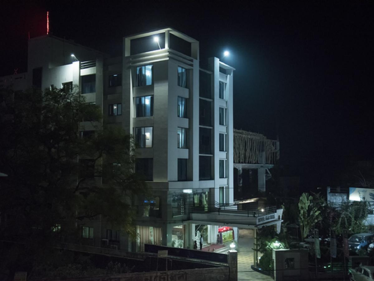 Hotel Sunshine Baharampur エクステリア 写真
