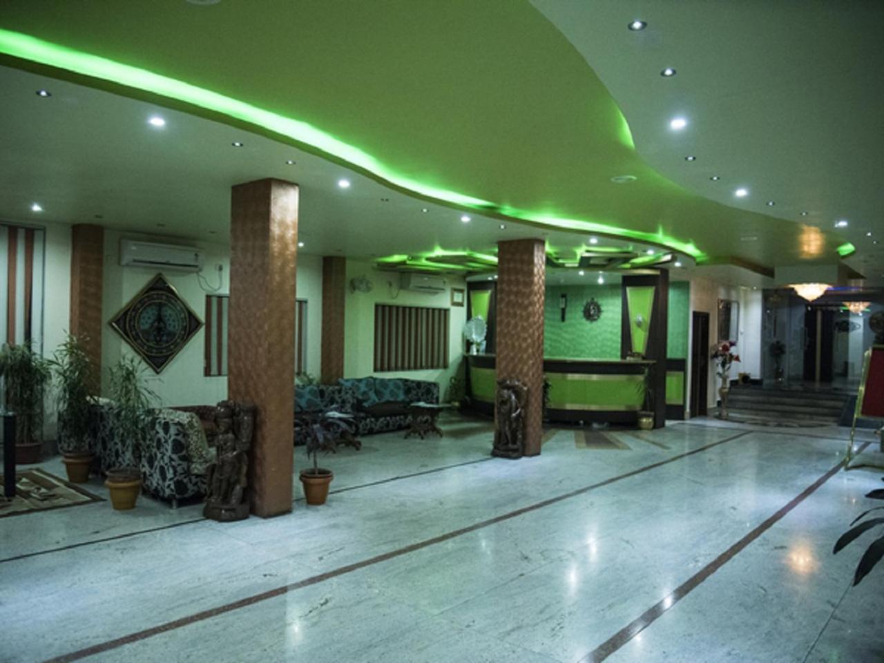 Hotel Sunshine Baharampur エクステリア 写真